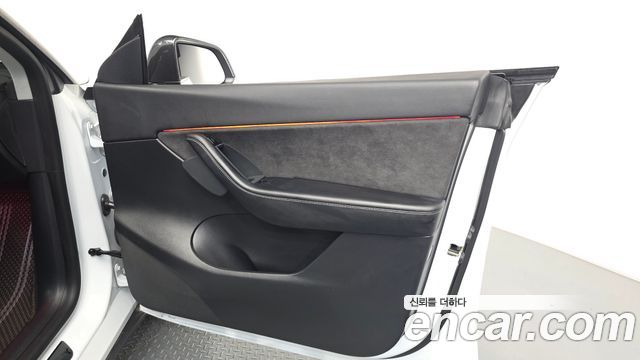 Tesla Model Y 2021 — photo 14