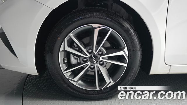 Kia K3 2023 — photo 5