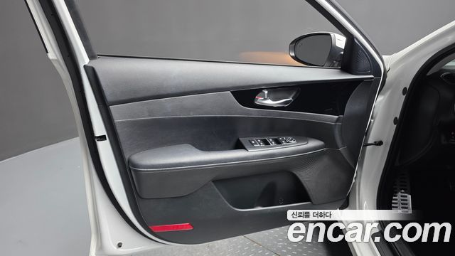 Kia K3 2023 — photo 14