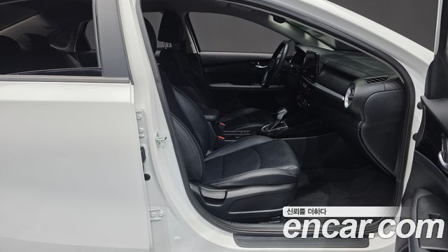 Kia K3 2023 — photo 16