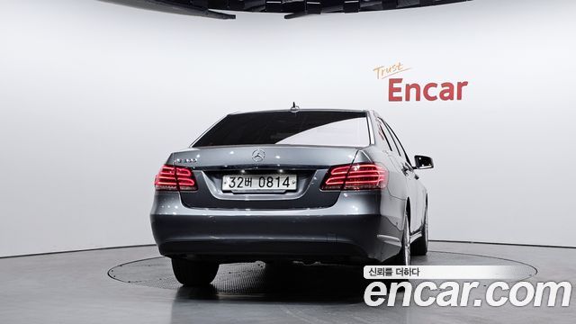 Mercedes-Benz E-Class 2016 — photo 4