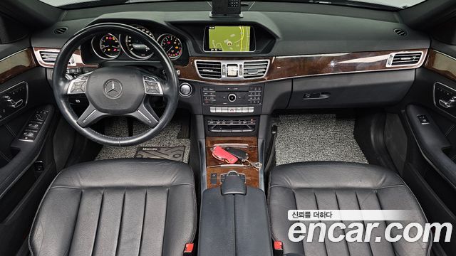 Mercedes-Benz E-Class 2016 — photo 10