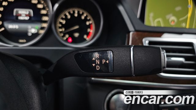 Mercedes-Benz E-Class 2016 — photo 12