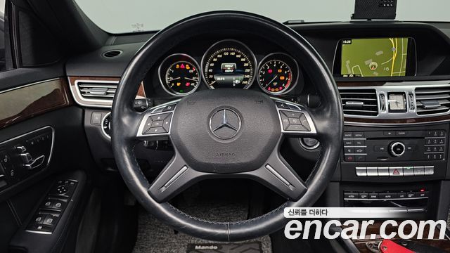 Mercedes-Benz E-Class 2016 — photo 19