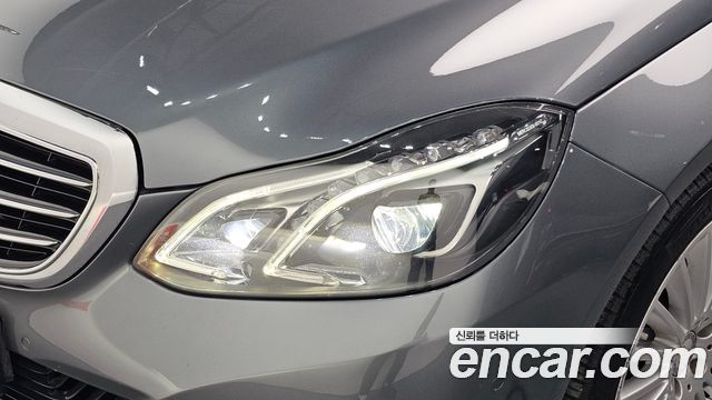 Mercedes-Benz E-Class 2016 — photo 8
