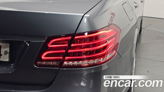 Mercedes-Benz E-Class 2016 — photo 9