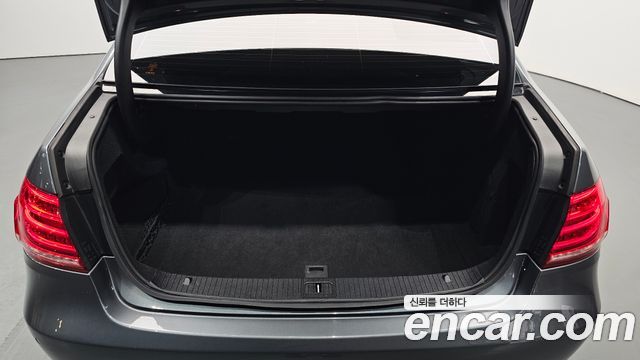 Mercedes-Benz E-Class 2016 — photo 35