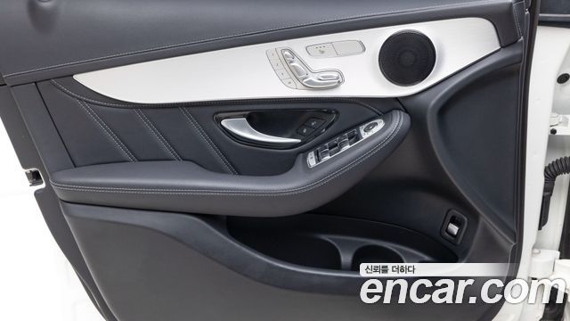 Mercedes-Benz GLC-Class 2023 — photo 12