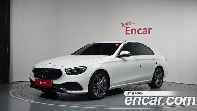 Mercedes-Benz E-Class 2022 — photo 1