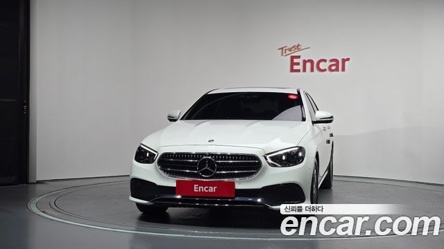 Mercedes-Benz E-Class 2022 — photo 3