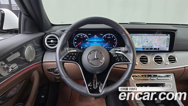 Mercedes-Benz E-Class 2022 — photo 19