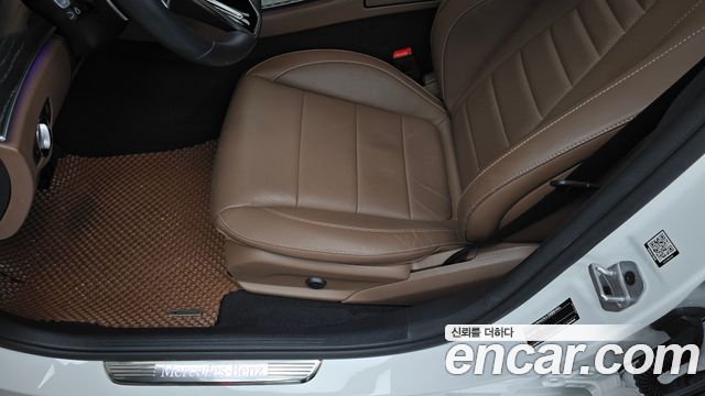 Mercedes-Benz E-Class 2022 — photo 25