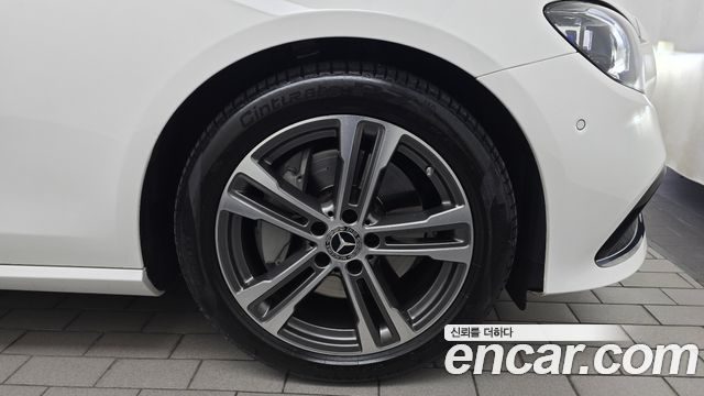 Mercedes-Benz E-Class 2022 — photo 7