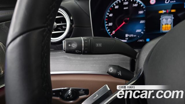Mercedes-Benz E-Class 2022 — photo 29