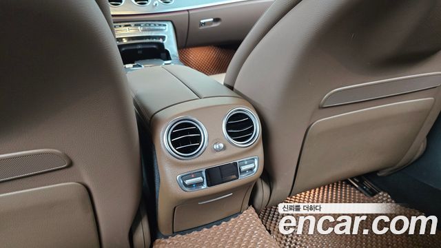 Mercedes-Benz E-Class 2022 — photo 31