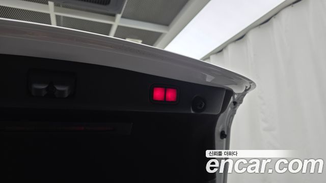 Mercedes-Benz E-Class 2022 — photo 33