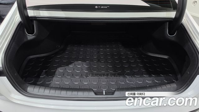 Hyundai Grandeur 2025 — photo 17
