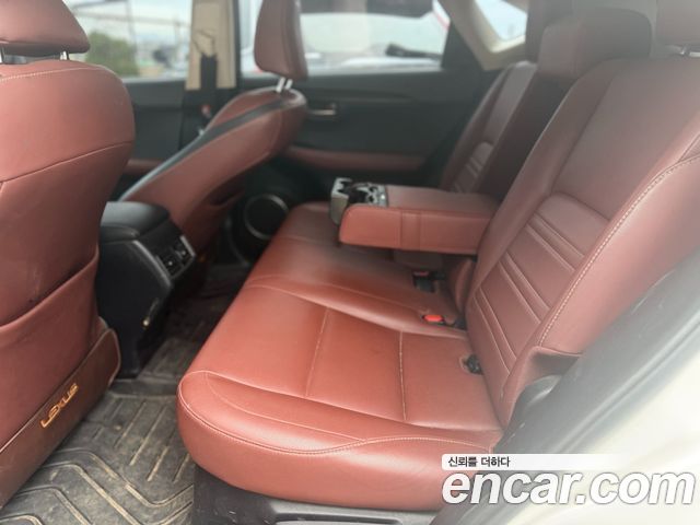 Lexus NX 2017 — photo 8