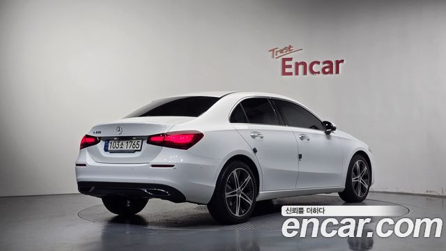 Mercedes-Benz A-Class 2025 — photo 2