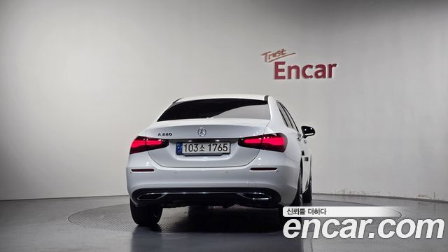 Mercedes-Benz A-Class 2025 — photo 4