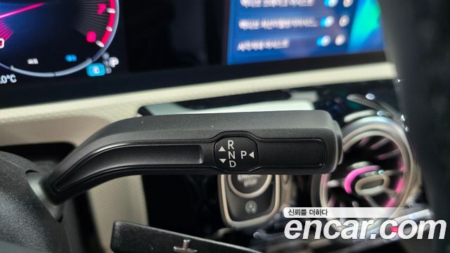 Mercedes-Benz A-Class 2025 — photo 12