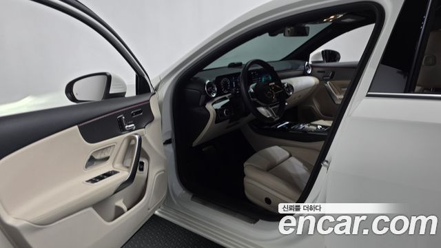 Mercedes-Benz A-Class 2025 — photo 13