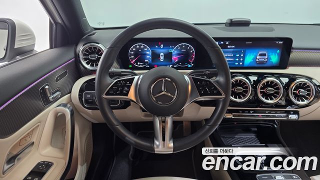 Mercedes-Benz A-Class 2025 — photo 18