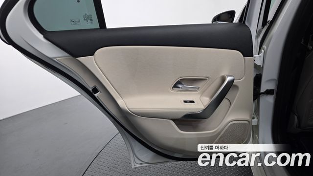 Mercedes-Benz A-Class 2025 — photo 15