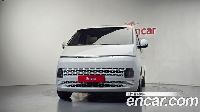 Hyundai Staria 2025 — photo 3