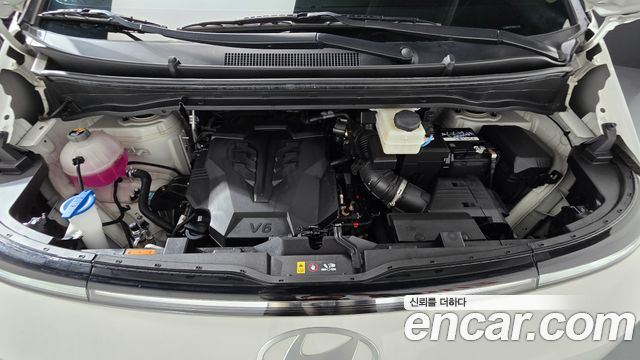 Hyundai Staria 2025 — photo 6