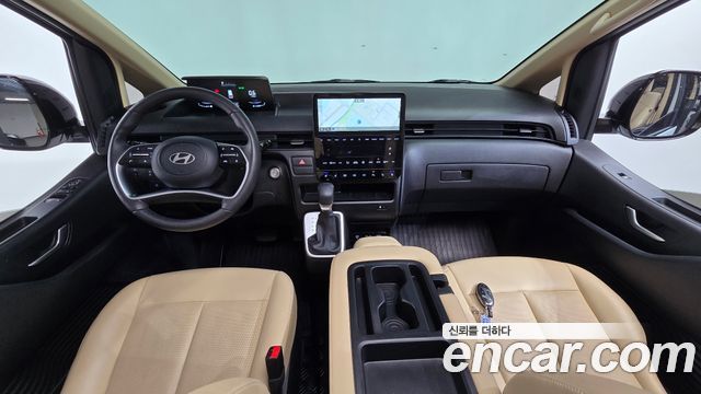 Hyundai Staria 2025 — photo 7