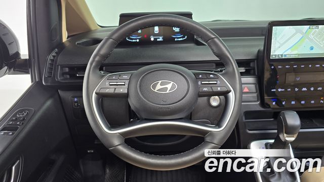 Hyundai Staria 2025 — photo 13