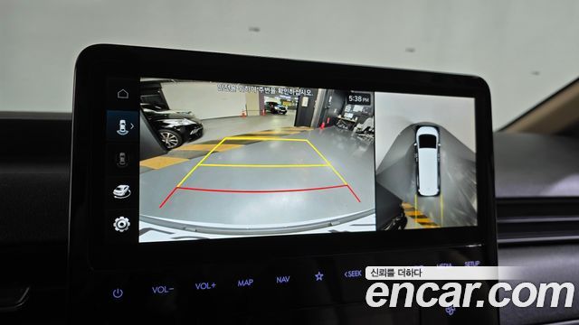 Hyundai Staria 2025 — photo 14