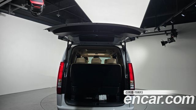 Hyundai Staria 2025 — photo 19
