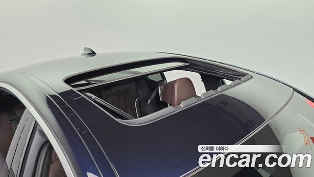 BMW 5-Series 2021 — photo 20