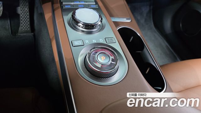 Genesis GV70 2023 — photo 12