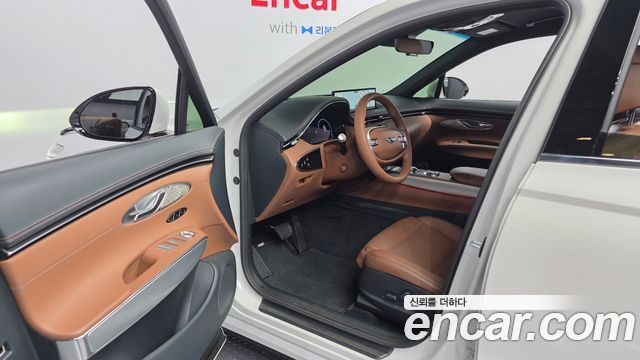 Genesis GV70 2023 — photo 13