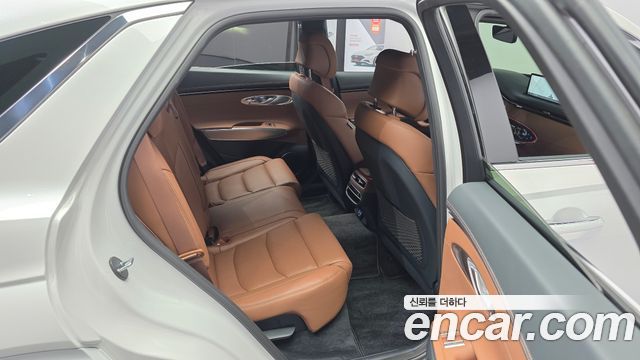 Genesis GV70 2023 — photo 18