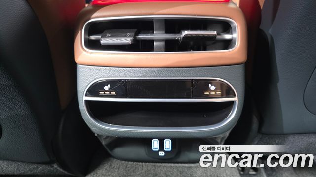 Genesis GV70 2023 — photo 25