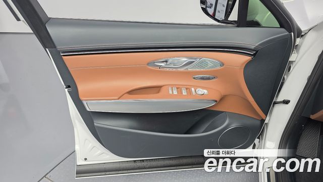 Genesis GV70 2023 — photo 14