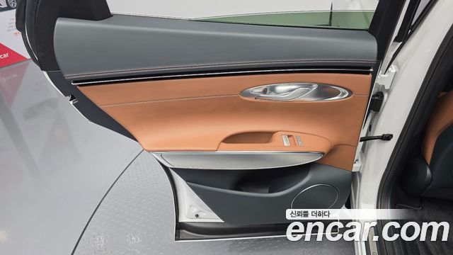 Genesis GV70 2023 — photo 15
