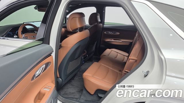 Genesis GV70 2023 — photo 16