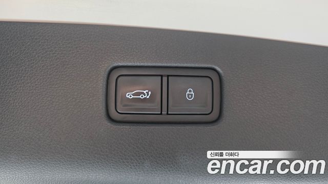 Genesis GV70 2023 — photo 28