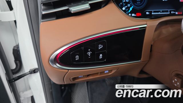 Genesis GV70 2023 — photo 29