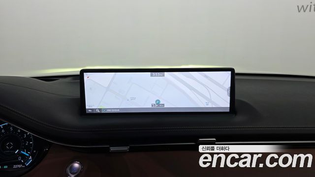 Genesis GV70 2023 — photo 32