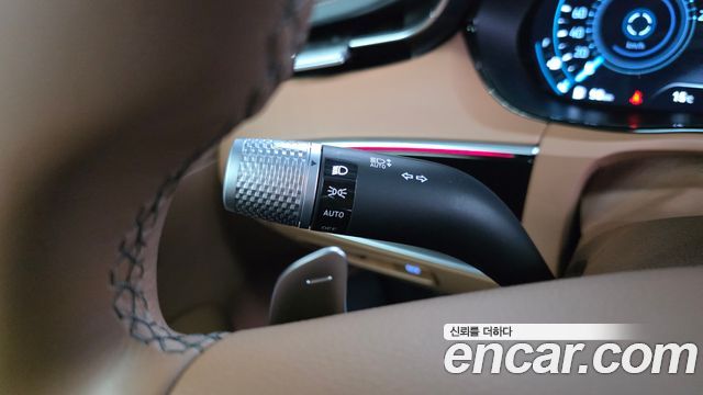Genesis GV70 2023 — photo 34