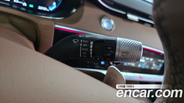 Genesis GV70 2023 — photo 35
