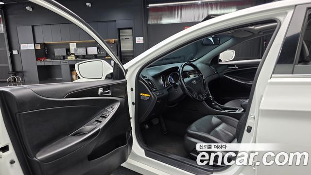 Hyundai Sonata 2013 — photo 13