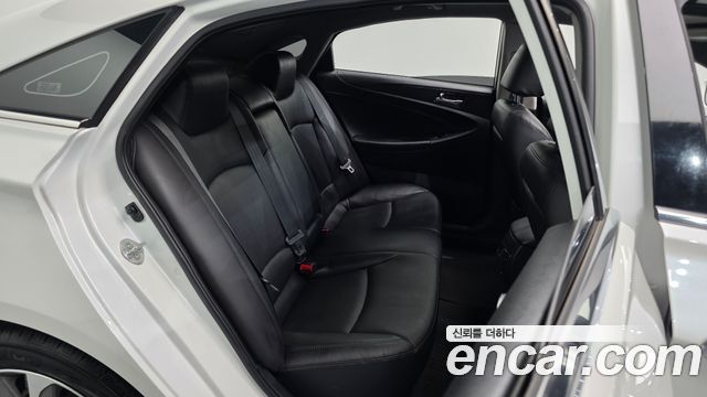Hyundai Sonata 2013 — photo 17