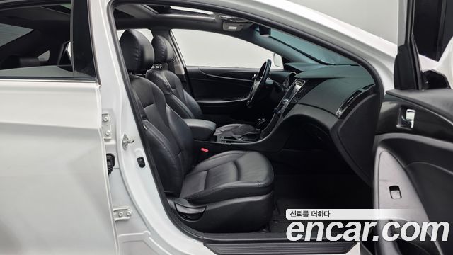 Hyundai Sonata 2013 — photo 16
